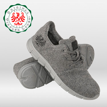Jetzt zu den Schuhen