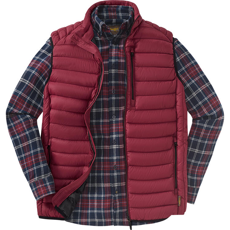 Auf diesem Bild sehen Sie Ducktail Herren-Set Weste und Flanellhemd in der Farbe bordeaux