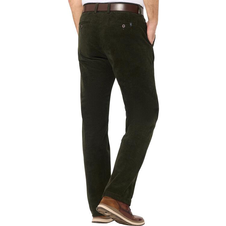 Auf diesem Bild sehen Sie Jacques Britt Herren Genua Cordhose  in der Farbe gr�n