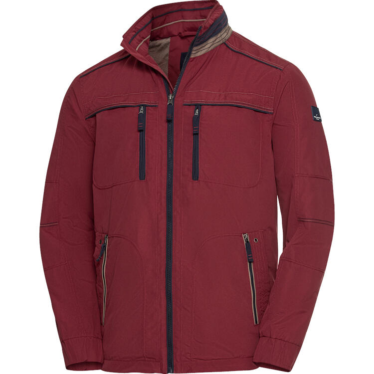 Auf diesem Bild sehen Sie Daniel Hechter Herren Funktionsjacke, wasserabweisend mit Kapuze in der Farbe rot