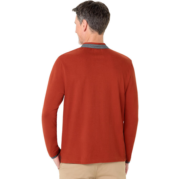 Auf diesem Bild sehen Sie Stone Rich Herren Henley Shirt langarm in der Farbe terrakotta