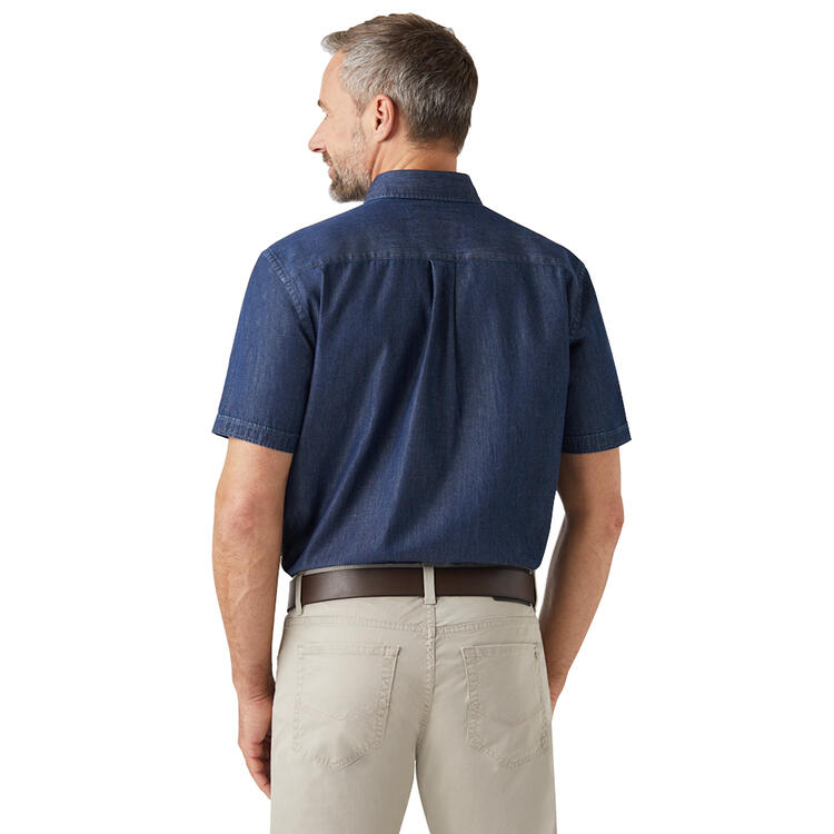 Auf diesem Bild sehen Sie Tom Ramsey Herren Jeanshemd kurzarm in der Farbe dunkelblau