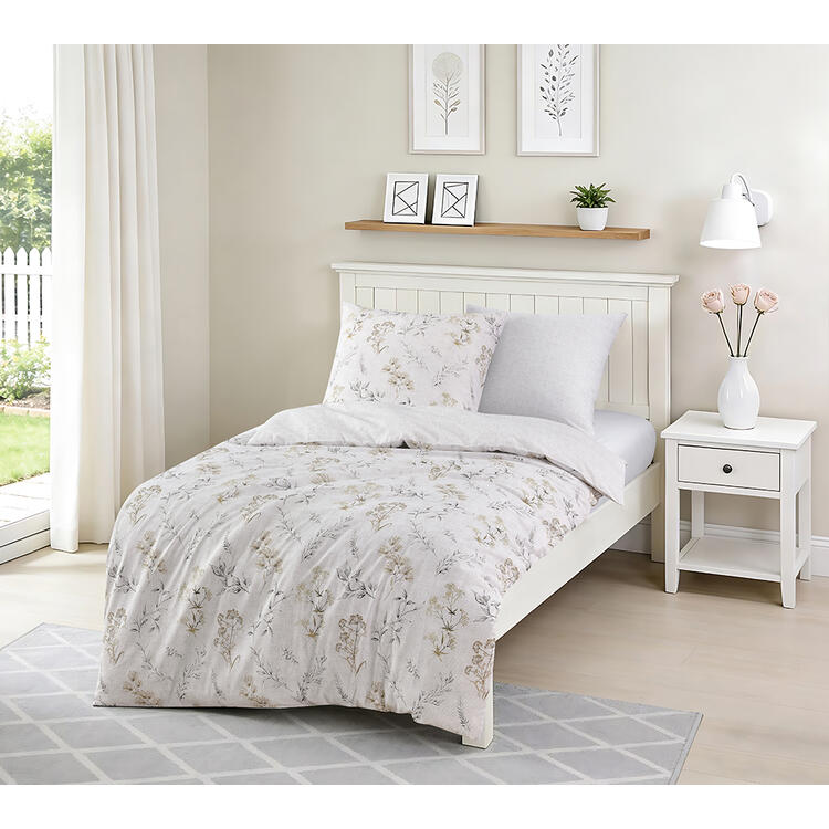 Auf diesem Bild sehen Sie Kleine Wolke Bettw�sche Renforc� in der Farbe floral