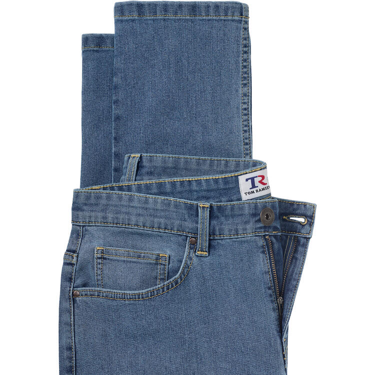 Auf diesem Bild sehen Sie Tom Ramsey Herren Sommerjeans, leicht und bequem in der Farbe hellblau