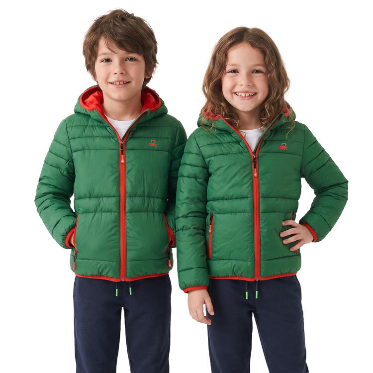 Auf diesem Bild sehen Sie Benetton Kinder Steppjacke, w�rmend und windabweisend in der Farbe gr�n