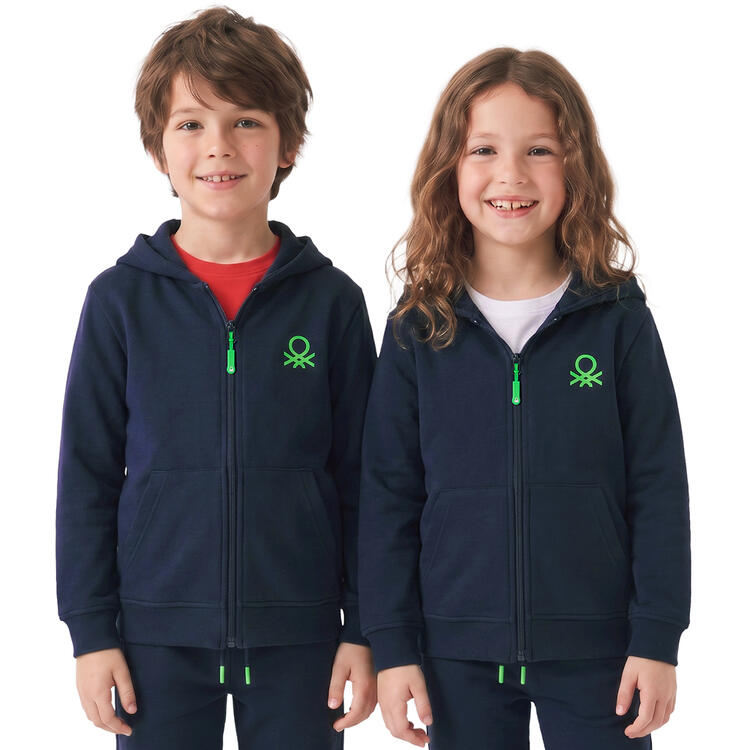 Auf diesem Bild sehen Sie Benetton Kinder Sweatjacke in der Farbe marine