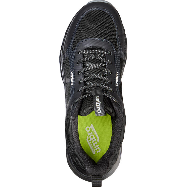 Auf diesem Bild sehen Sie Umbro Herren Sport- und Freizeitschuhe, bequem und leicht f�r jeden Tag in der Farbe schwarz