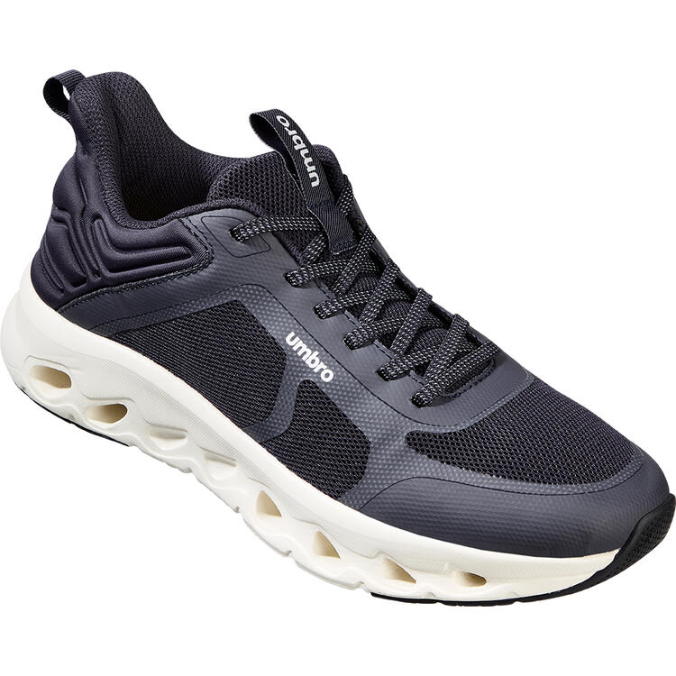 Auf diesem Bild sehen Sie Umbro Herren Sport- und Freizeitschuhe, bequem und leicht f�r jeden Tag in der Farbe marine