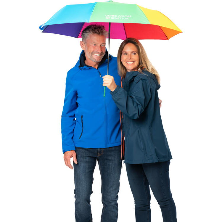 Auf diesem Bild sehen Sie Benetton Regenschirm in der Farbe bunt