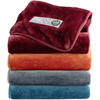 Auf diesem Bild sehen Sie Country Home Collection Kuscheldecke in der Farbe bordeaux